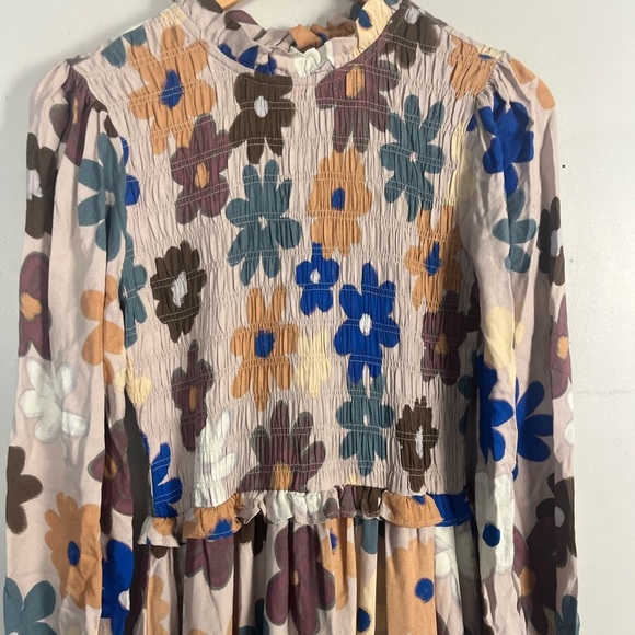 Karlie tiered smocked maxi floral dress size small neutral long sleeve - Picture 2 of 6